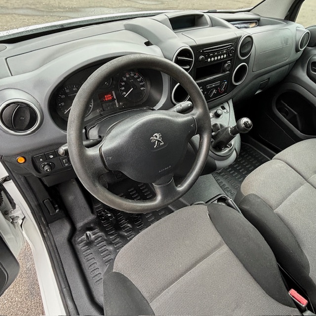 Peugeot Partner II 1.6 bluehdi 100 club avec girafon – Image 3
