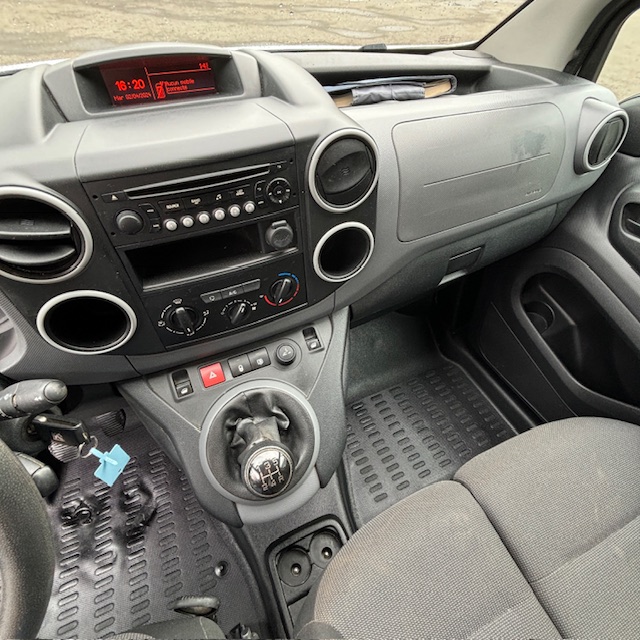 Peugeot Partner II 1.6 bluehdi 100 club avec girafon – Image 5