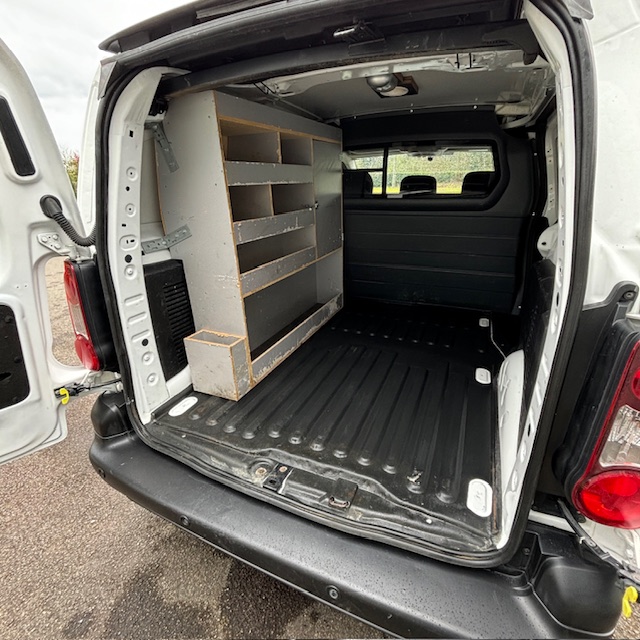 Peugeot Partner II 1.6 bluehdi 100 club avec girafon – Image 12