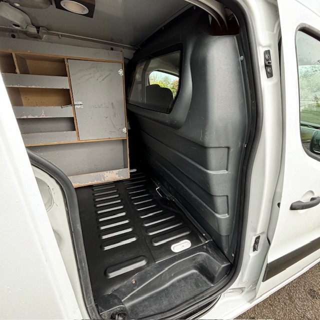 Peugeot Partner II 1.6 bluehdi 100 club avec girafon – Image 16