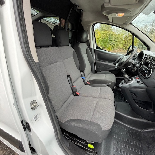 Peugeot Partner II 1.6 bluehdi 100 club avec girafon – Image 22