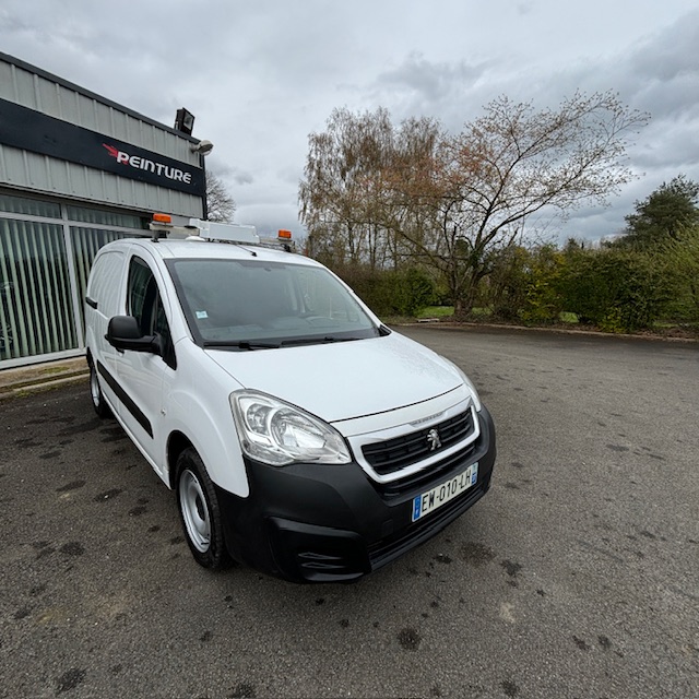Peugeot Partner II 1.6 bluehdi 100 club avec girafon – Image 23